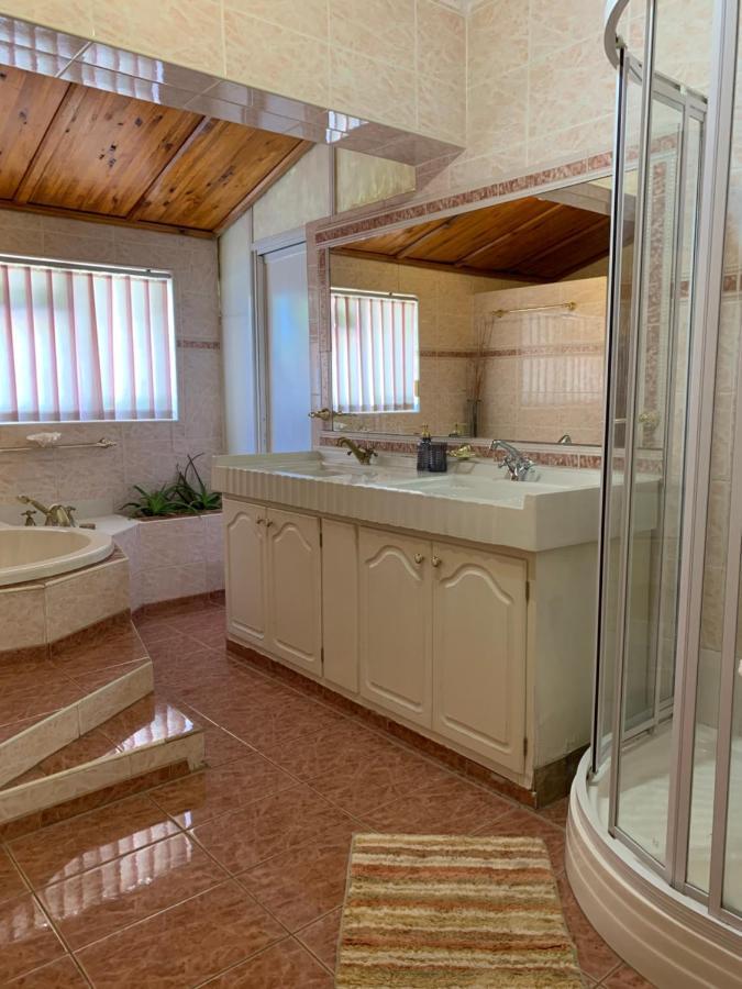 The Little Hideaway Guesthouse Стелленбос Екстер'єр фото